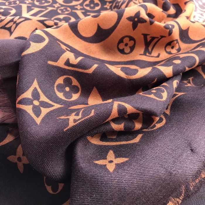 Louis Vuitton Scarf LV00084